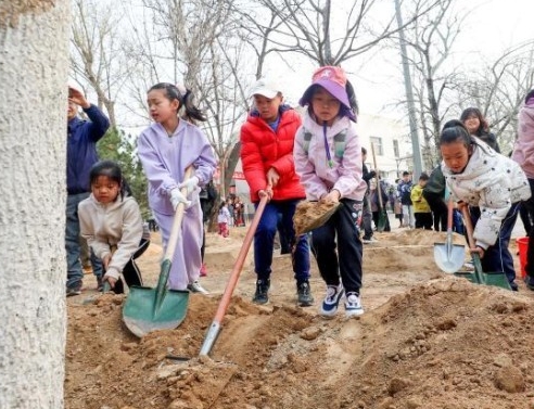 4月6日北京发布《履行植树义务共建花园城市》倡议书  